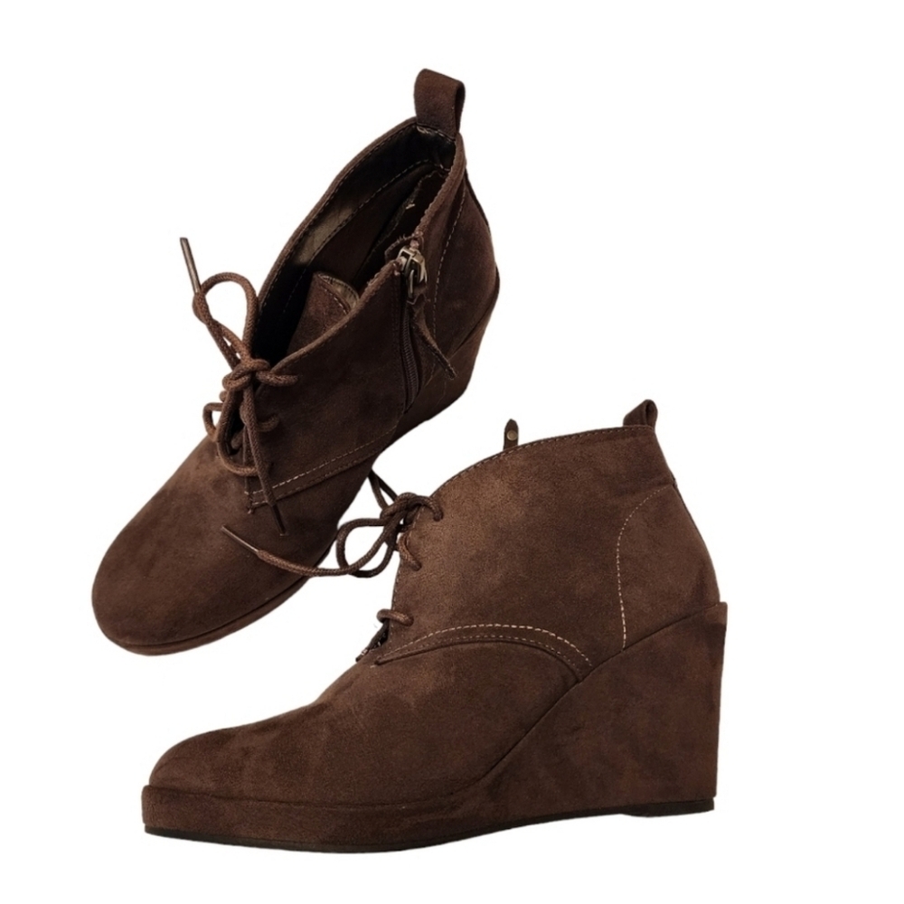 Dolce Vita Dark Taupe Faux Suede Lace Up Wedge Ankle Boots Size 7.5